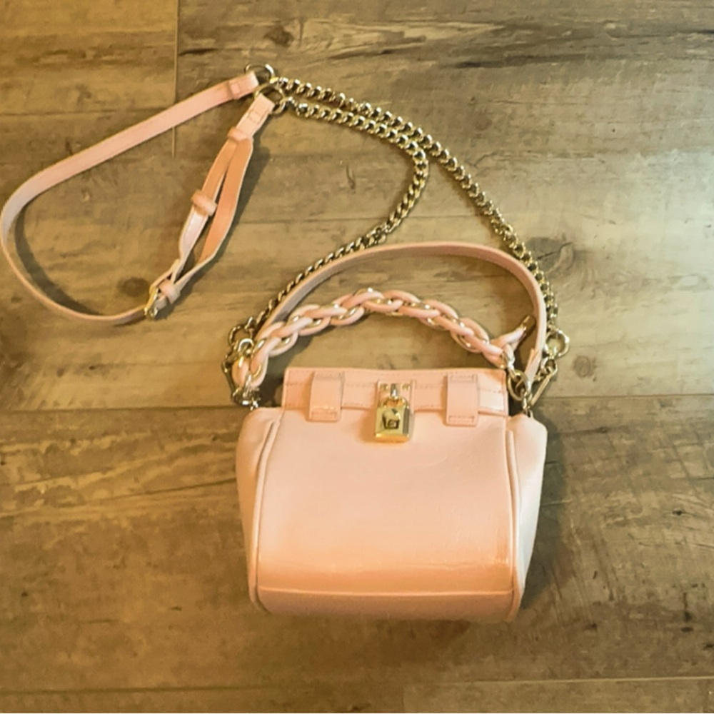 NWOT STEVE MADDEN mini pink crossbody w gold chain accents